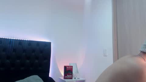 Snapshot of ray_weed chatting on October 14, 12:28 am Ray online show from October 14, 12:28 am