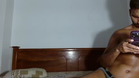 Snapshot of rayannzz chatting on December 12, 3:59 pm eyan online show from December 12, 3:59 pm