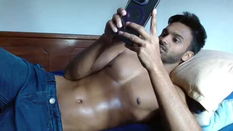 Snapshot of rayannzz chatting on October 19, 3:11 am eyan online show from October 19, 3:11 am