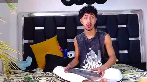 Rayn online show from January 31, 3:44 pm