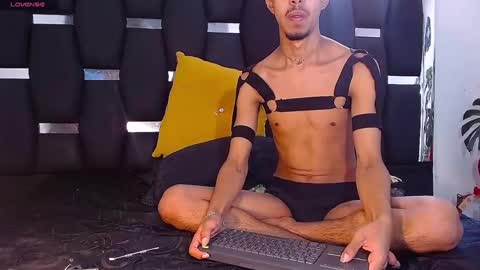Rayn online show from December 9, 5:02 pm
