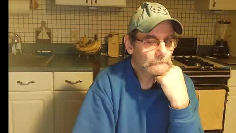 Snapshot of raylene4u2 chatting on January 19, 11:01 am Ray online show from January 19, 11:01 am