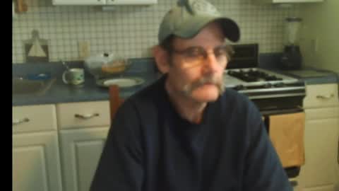 Snapshot of raylene4u2 chatting on March 1, 8:42 pm Ray online show from March 1, 8:42 pm