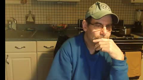 Snapshot of raylene4u2 chatting on December 16, 12:16 pm Ray online show from December 16, 12:16 pm