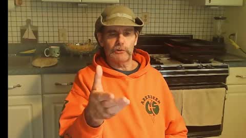 Snapshot of raylene4u2 chatting on October 31, 9:18 pm Ray online show from October 31, 9:18 pm