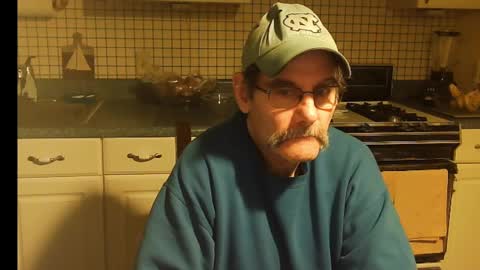 Snapshot of raylene4u2 chatting on February 13, 9:41 am Ray online show from February 13, 9:41 am