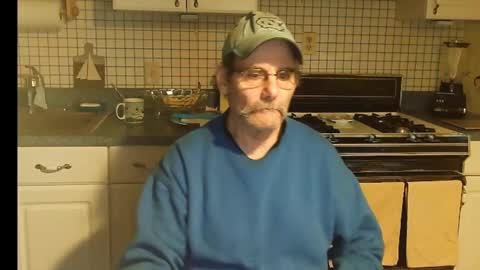 Snapshot of raylene4u2 chatting on January 18, 12:26 pm Ray online show from January 18, 12:26 pm