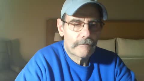Snapshot of raylene4u2 chatting on December 5, 9:17 pm Ray online show from December 5, 9:17 pm