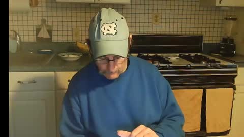 Snapshot of raylene4u2 chatting on January 16, 12:42 pm Ray online show from January 16, 12:42 pm