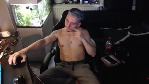 Rayzel online show from January 12, 4:55 pm