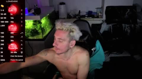 Rayzel online show from April 20, 11:07 pm