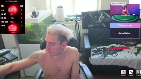 Rayzel online show from May 11, 2:45 pm
