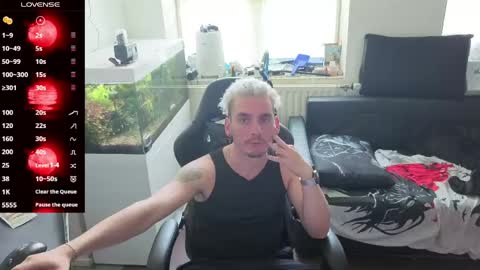 Rayzel online show from May 2, 1:14 pm