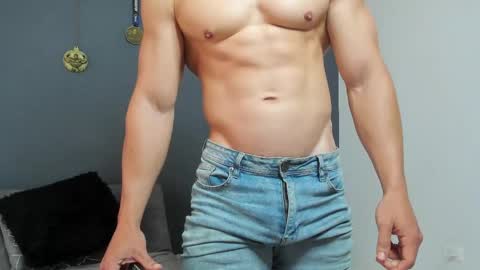 twitter REECET26 instagram RECCETAYLOR online show from April 26, 7:21 pm