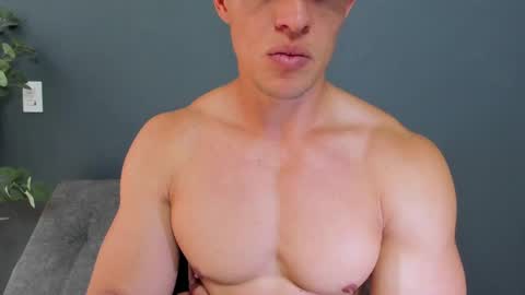 twitter REECET26 instagram RECCETAYLOR online show from April 29, 5:30 pm