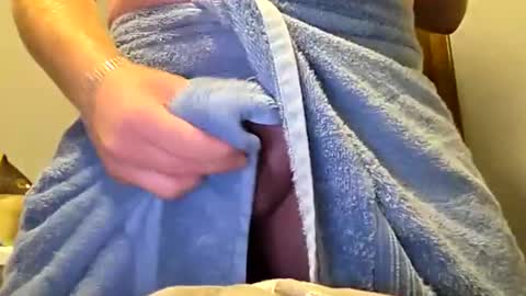 Snapshot of red24devils chatting on October 23, 10:57 pm red24devils online show from October 23, 10:57 pm