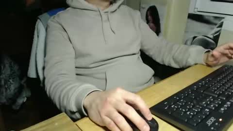 Red online show from November 30, 4:09 pm