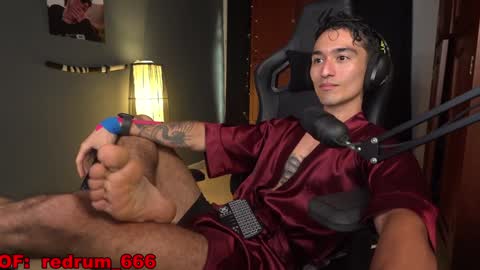 Snapshot of redrum_696 chatting on January 18, 6:10 pm Red online show from January 18, 6:10 pm