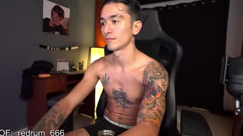 Snapshot of redrum_696 chatting on February 10, 6:45 pm Red online show from February 10, 6:45 pm
