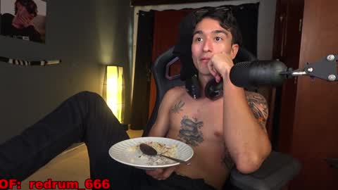 Snapshot of redrum_696 chatting on January 21, 6:00 pm Red online show from January 21, 6:00 pm