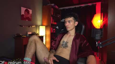 Snapshot of redrum_696 chatting on March 8, 4:31 am Red online show from March 8, 4:31 am
