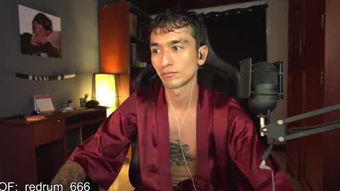 Snapshot of redrum_696 chatting on February 20, 4:57 pm Red online show from February 20, 4:57 pm