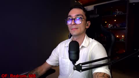 Snapshot of redrum_696 chatting on January 5, 4:59 pm Red online show from January 5, 4:59 pm