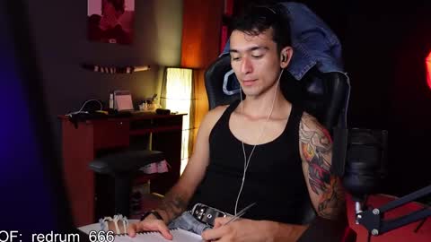 Snapshot of redrum_696 chatting on March 12, 7:28 pm Red online show from March 12, 7:28 pm