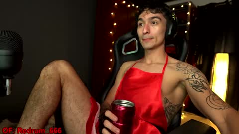 Snapshot of redrum_696 chatting on December 26, 4:21 am Red online show from December 26, 4:21 am