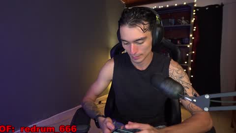 Snapshot of redrum_696 chatting on January 12, 7:10 pm Red online show from January 12, 7:10 pm