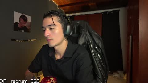 Snapshot of redrum_696 chatting on January 24, 4:39 pm Red online show from January 24, 4:39 pm