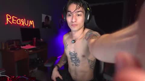 Red online show from December 15, 8:39 pm