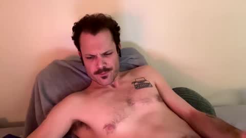 Snapshot of reed_thomas chatting on January 7, 5:56 am Reed Thomas online show from January 7, 5:56 am
