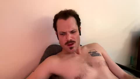 Snapshot of reed_thomas chatting on January 5, 12:52 am Reed Thomas online show from January 5, 12:52 am