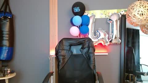   REIKO  online show from April 28, 5:06 pm