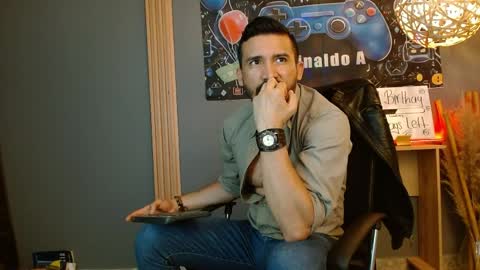   REIKO  online show from April 11, 7:17 pm