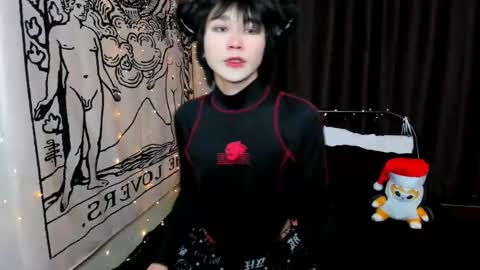 rennuts online show from December 25, 2:23 pm