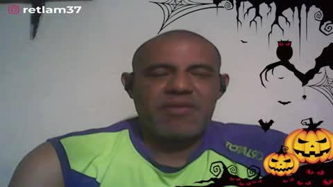 Snapshot of retlam37 chatting on October 27, 4:04 am Walter online show from October 27, 4:04 am