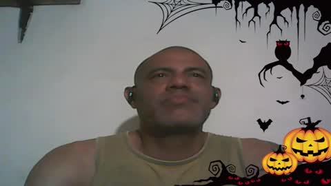 Snapshot of retlam37 chatting on October 28, 4:48 am Walter online show from October 28, 4:48 am