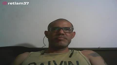 Snapshot of retlam37 chatting on February 19, 9:58 pm Walter online show from February 19, 9:58 pm