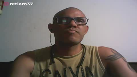 Snapshot of retlam37 chatting on February 15, 6:44 am Walter online show from February 15, 6:44 am