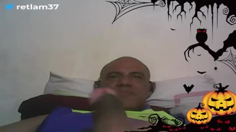 Snapshot of retlam37 chatting on October 24, 6:37 am Walter online show from October 24, 6:37 am