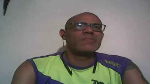 Snapshot of retlam37 chatting on December 9, 4:12 am Walter online show from December 9, 4:12 am