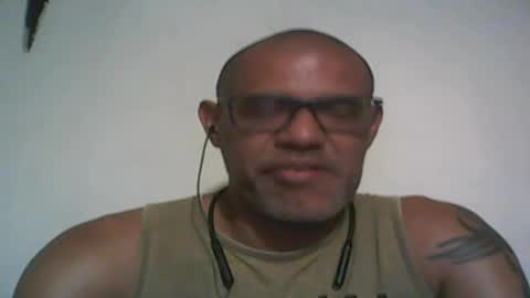 Snapshot of retlam37 chatting on December 10, 5:50 am Walter online show from December 10, 5:50 am