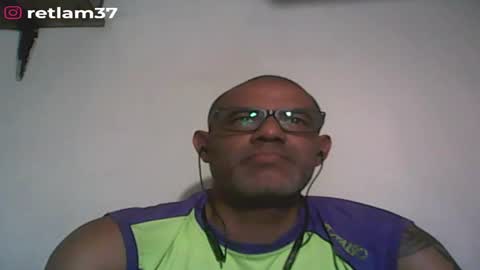 Snapshot of retlam37 chatting on December 3, 3:18 am Walter online show from December 3, 3:18 am