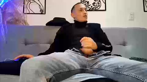 reymasterhot online show from March 12, 9:33 pm