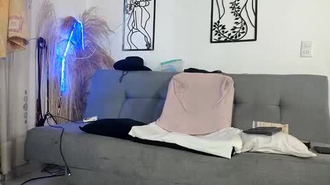 reymasterhot online show from March 21, 9:30 pm