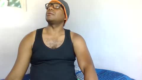 reydiaz665636 online show from April 25, 4:48 pm