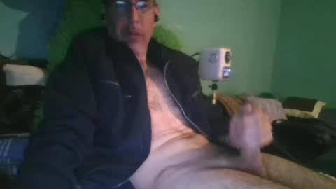 Snapshot of reyes_albert2006 chatting on January 5, 1:36 pm reyes_albert2006 online show from January 5, 1:36 pm