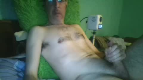 Snapshot of reyes_albert2006 chatting on January 6, 3:42 am reyes_albert2006 online show from January 6, 3:42 am